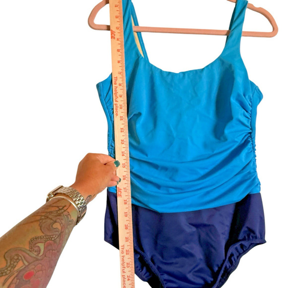 Lands End Sz 12 One Piece Tank Swimsuit Ruched Support Simming Beach Cruise - Picture 8 of 9